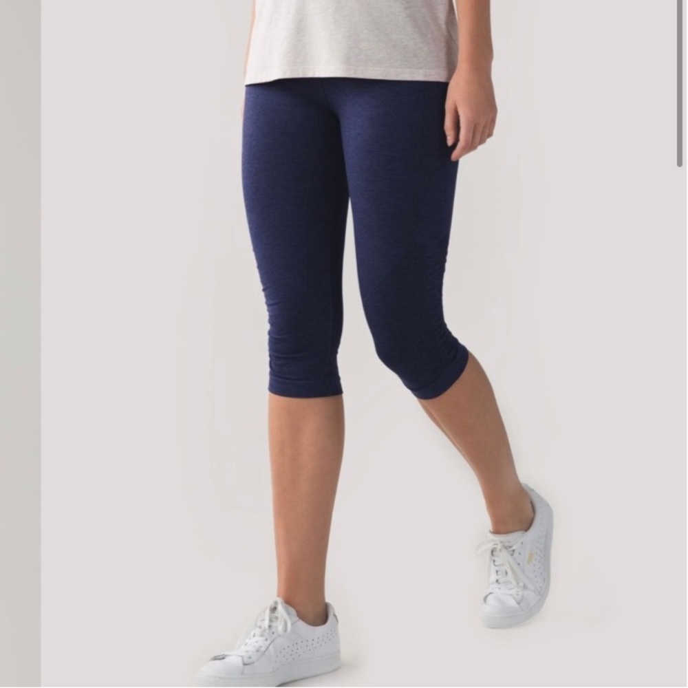 Lululemon in the flow crop leggings size 4